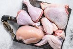 Đừng mua thịt gà nếu có những dấu hiệu sau