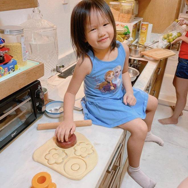 Hồ Ngọc Hà khoe bữa sáng kiểu Tây 10 nguyên liệu cho Lisa Leon, đáp trả khi bị chê sính ngoại, bún bò mới đủ chất-14