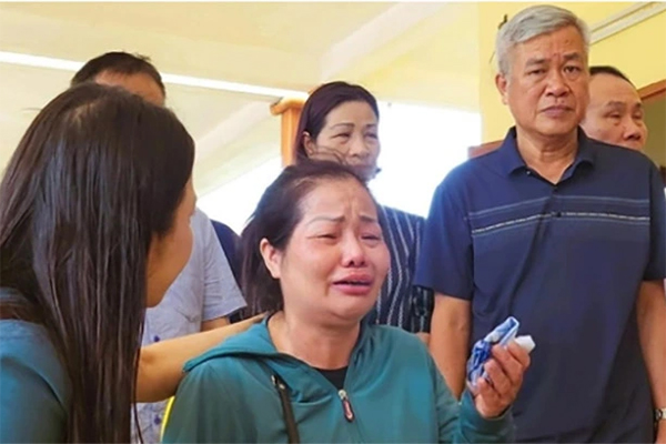 Vụ bé trai 5 tuổi bị bỏ quên: Mẹ đã về đến nhà tang lễ, cậu xót xa kể lại khoảnh khắc nhìn thấy cháu-3