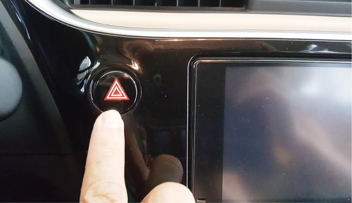 Nút bấm nhỏ xíu trên ô tô có thể cứu mạng trong tình huống khẩn cấp, bố mẹ nên dạy trẻ ngay lập tức-5