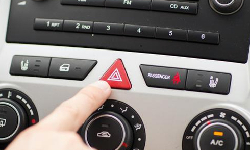 Nút bấm nhỏ xíu trên ô tô có thể cứu mạng trong tình huống khẩn cấp, bố mẹ nên dạy trẻ ngay lập tức-7