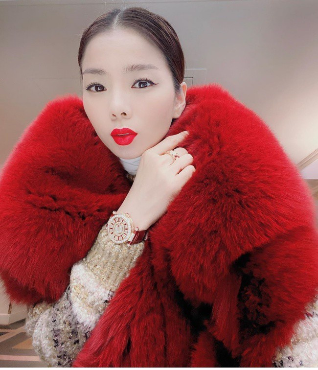 Bộ sưu tập đồng hồ gắn kim cương đắt đỏ bậc nhất thế giới của ca sĩ Lệ Quyên-14