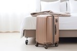 Bật mí lý do vì sao nên đặt vali vào nhà tắm ngay khi nhận phòng khách sạn