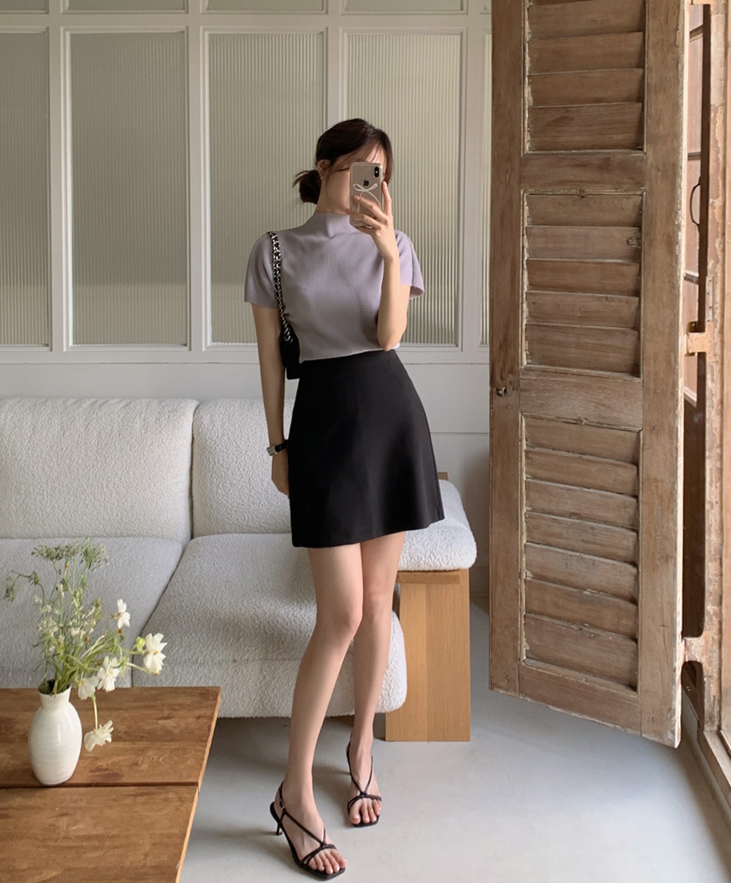 10 cách mặc chân váy đen dành cho người thích phong cách tối giản-10