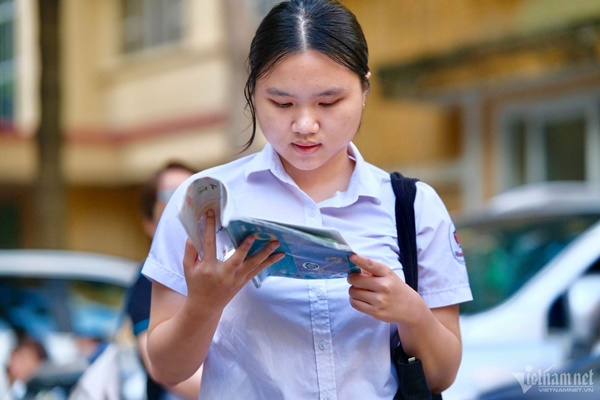 4.000 thí sinh ‘chạy đua’ giành suất vào 2 trường THPT chuyên thuộc ĐHQG Hà Nội-1