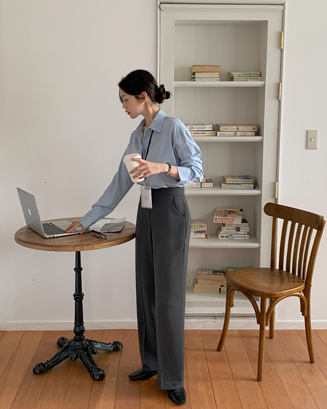 5 cách mặc trang phục màu xanh - xu hướng đang làm mưa làm gió-9