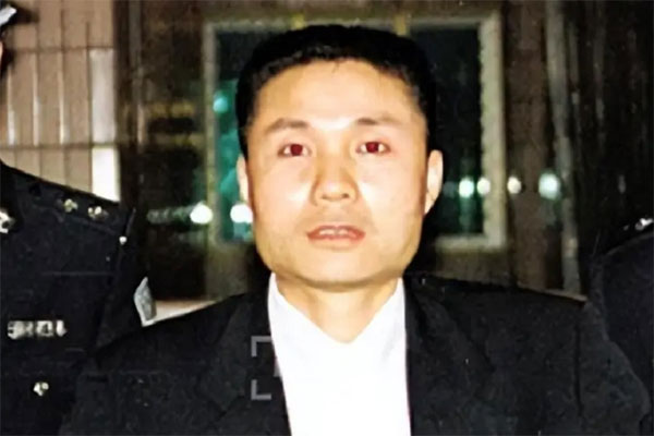 Hành trình sa ngã của quan lớn cảnh sát Trung Quốc mê gái trẻ, thích tiền ‘bẩn’-2