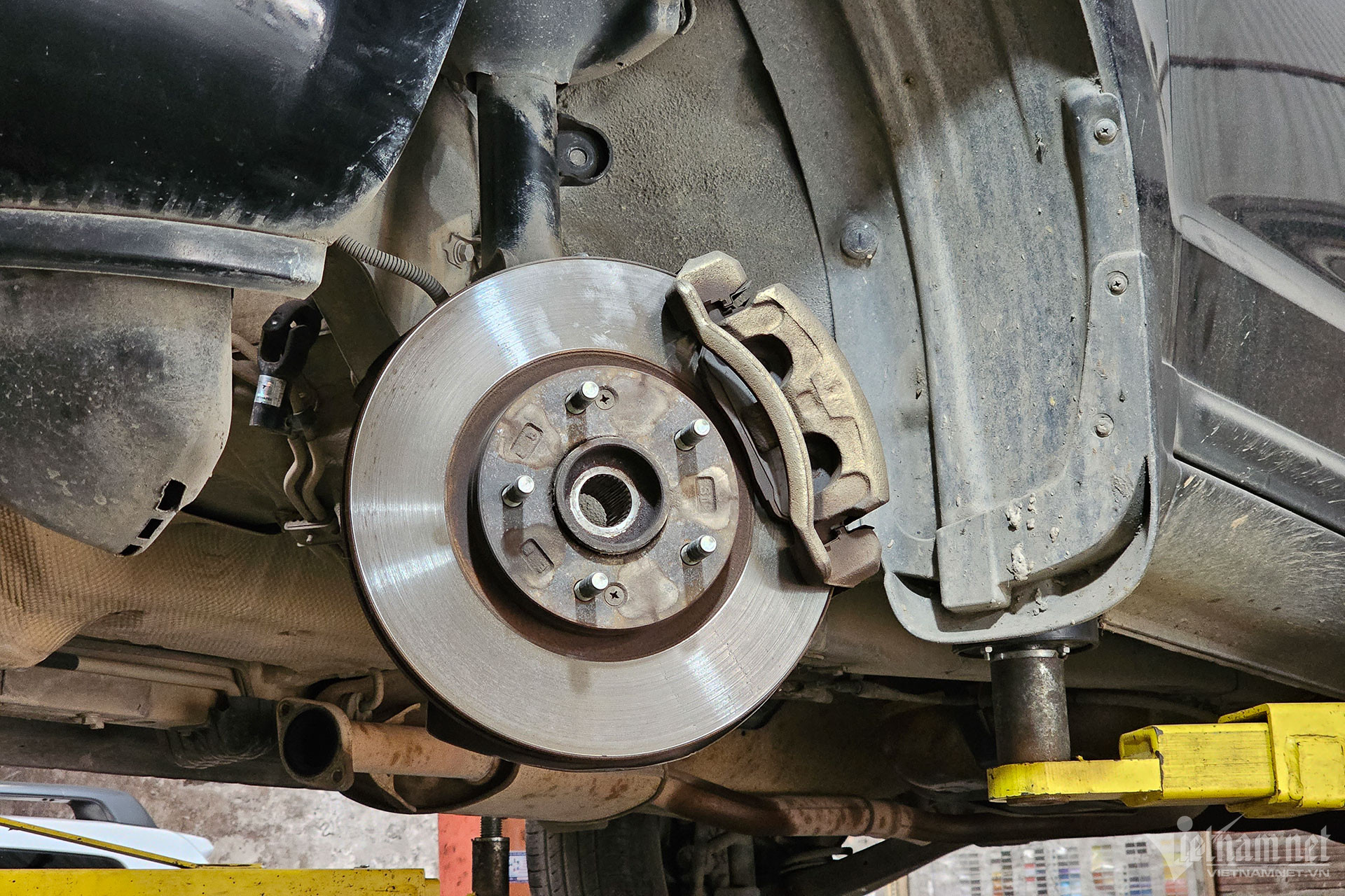 Nếu đạp phanh phát ra âm thanh lạ, hãy kiểm tra ngay bộ phận này-5