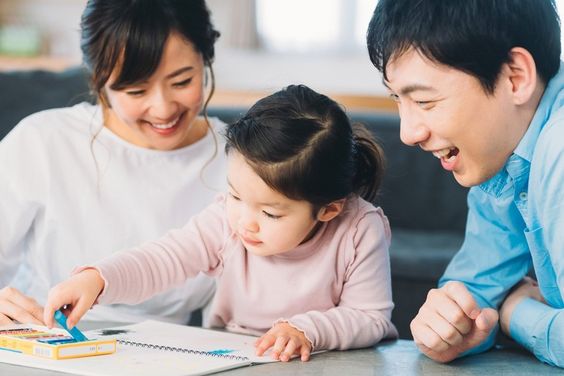 Mẹ 2 con áp dụng ‘thần chú’ trong giáo dục, giúp các con chủ động, tự giác, thông minh!-4