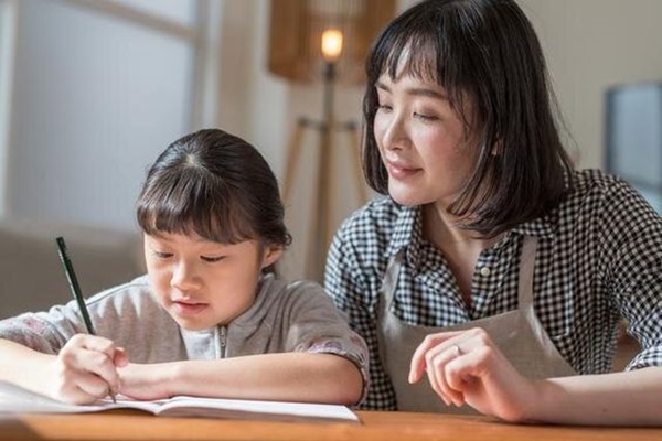 Phan Đinh Tùng xưa đầu trọc nay bỗng đầy tóc, phản ứng của con trai mới dở khóc dở cười-10