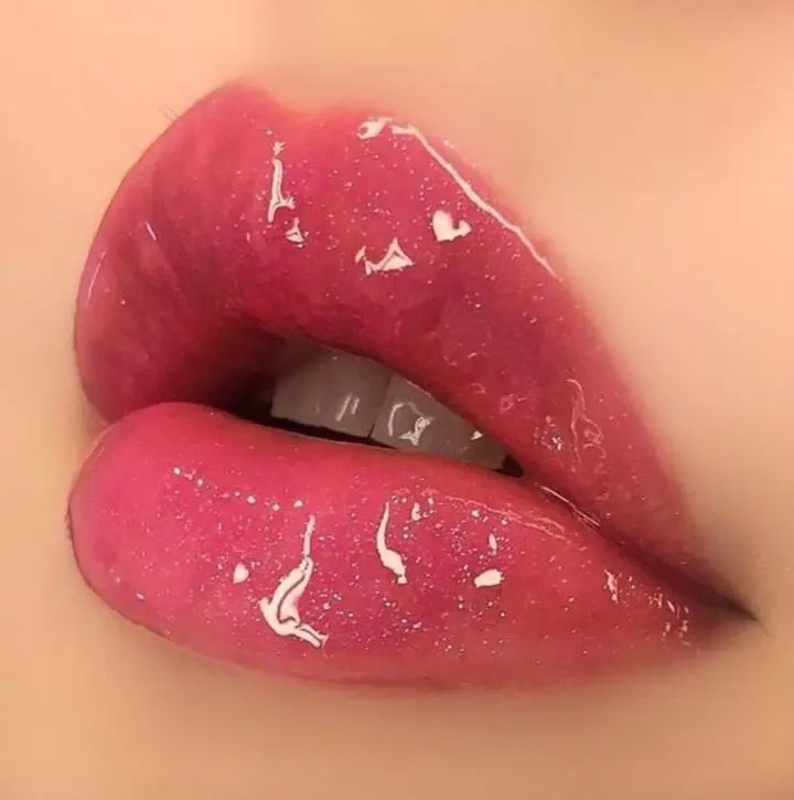 Mẹo thoa son căng mọng không cần tiêm filler-1