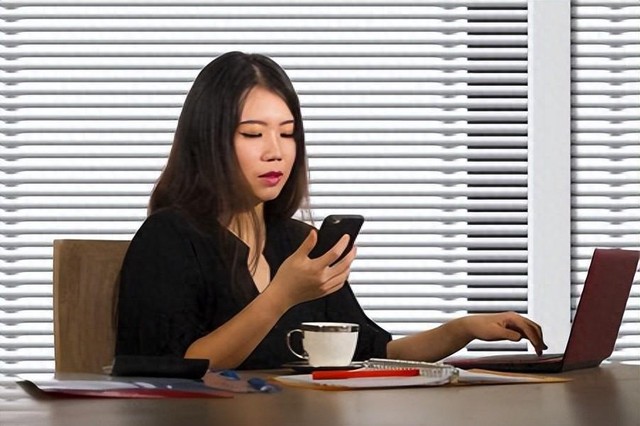 Chị chồng kiếm cả tỷ đồng, anh chồng sở hữu 2 công ty, vậy mà mẹ vẫn nhất quyết sống với vợ chồng tôi: Tôi hậm hực lắm, 5 năm sau mới biết dụng ý!-1