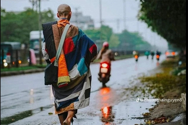 Hà Nội: Xe Mazda CX-5 nghi bị bỏ quên ở quán bia từ trước dịch Covid-19-4