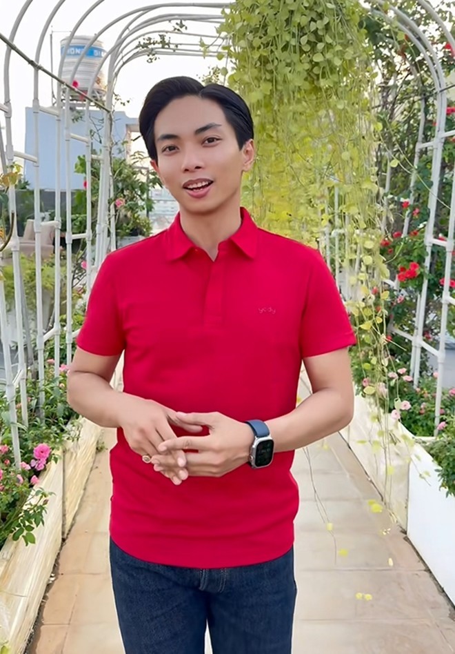 Cận cảnh vườn hoa hồng ngoại nhà Khánh Thi - Phan Hiển đang bung lụa hết cỡ, có giống hoa đột biến-1