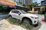 Hà Nội: Xe Mazda CX-5 nghi bị 'bỏ quên' ở quán bia từ trước dịch Covid-19