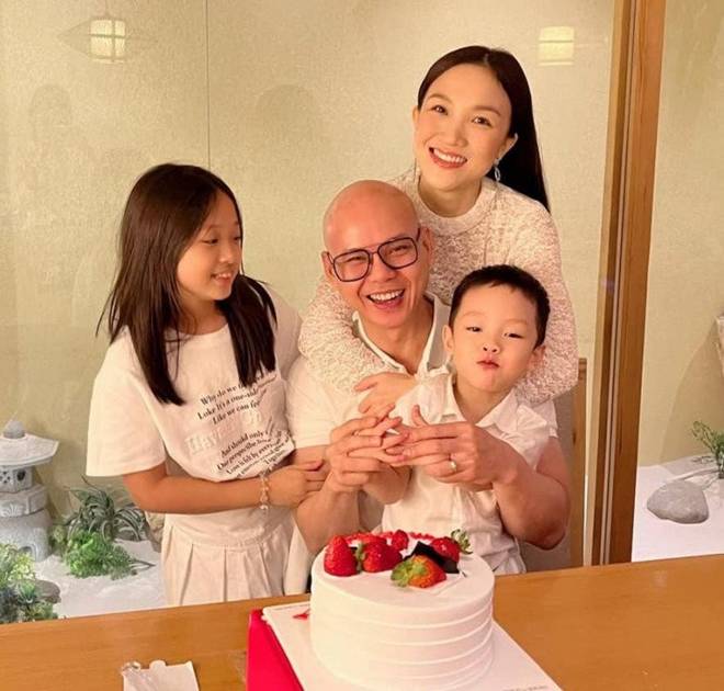 Phan Đinh Tùng xưa đầu trọc nay bỗng đầy tóc, phản ứng của con trai mới dở khóc dở cười-7