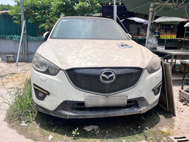 Bí ẩn chiếc Mazda CX-5 nằm chỏng chơ trước cửa quán bia từ dịch Covid-19: Hé lộ về chủ nhân-2