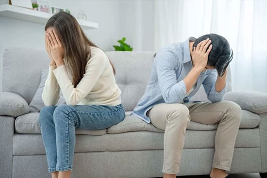 Vợ im lặng nửa tháng mỗi khi cãi nhau, chồng mệt mỏi đến phát điên