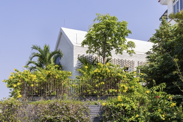 Ngôi nhà mang đậm kiến trúc hoài cổ của nghệ sĩ bỏ phố về ngoại thành-17