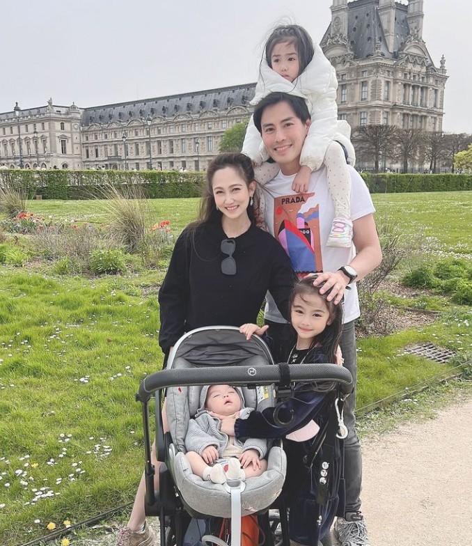 21,3 triệu người xem cảnh mỹ nữ ngượng ngùng cho con bú, ai cũng tấm tắc: Mẹ đẹp nõn nà, con đáng yêu!-6