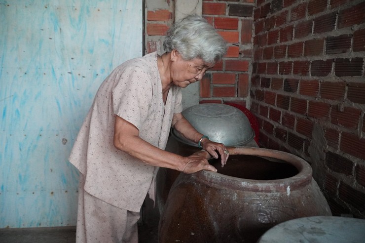 Chỉ làm món ăn nhà nghèo”, người phụ nữ từng bán được 7 tạ/ngày-3