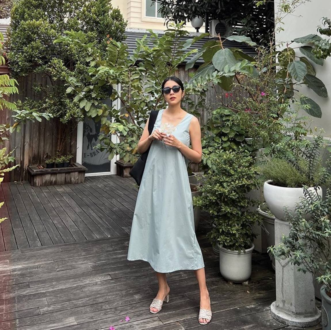 10 set trang phục tối giản ấn tượng nhất của Tăng Thanh Hà-8