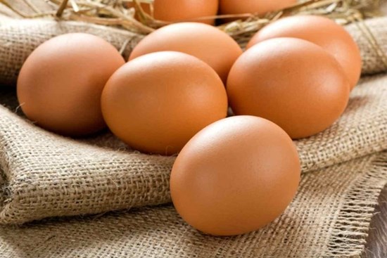 Mẹo đóng gói trứng bằng vỏ chai dầu ăn