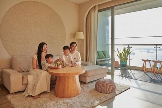 Căn nhà mới của Chúng Huyền Thanh - Jay Quân view sông cực đẹp, lạ mắt mà tinh tế