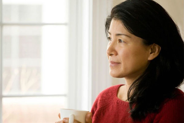 Chàng rể Tây được cả xóm mời cơm, chăm con nịnh mẹ vợ khéo ít người bằng-7