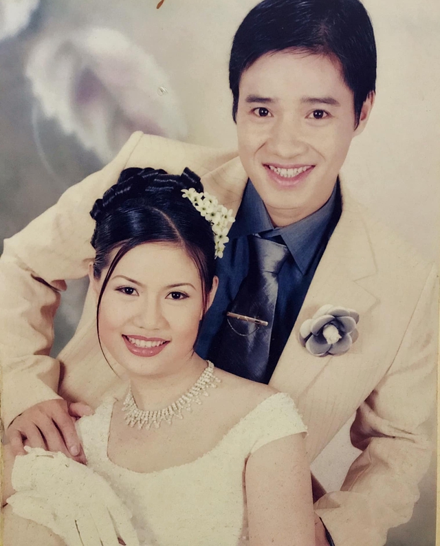 Cuộc sống của danh thủ Hồng Sơn sau giải nghệ: Hạnh phúc bên vợ và 3 con, tuổi 54 gia nhập showbiz?-3