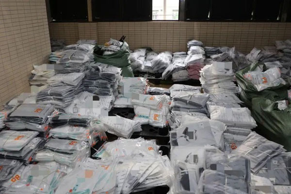 Đang livestream chốt đơn 2.435 chiếc áo, người đàn ông bị cảnh sát bắt giữ ngay tại chỗ: Đường dây lừa đảo hơn 45 tỷ đồng bị phanh phui-1