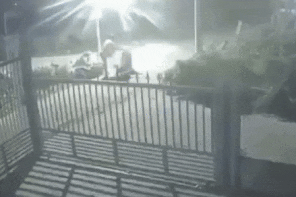 Lào Cai: Chồng đau đớn nhìn vợ và con trai 2 tuổi bị mưa lũ cuốn trôi-2