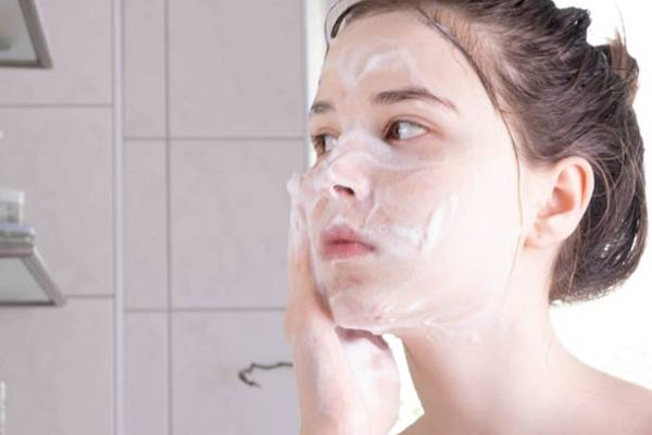 Sai lầm phổ biến khi dùng serum vitamin C khiến da không thể đẹp lên mà còn lão hóa nhanh chóng-2