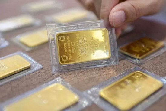 Giá vàng dự báo còn giảm nữa, có nên bán cắt lỗ?