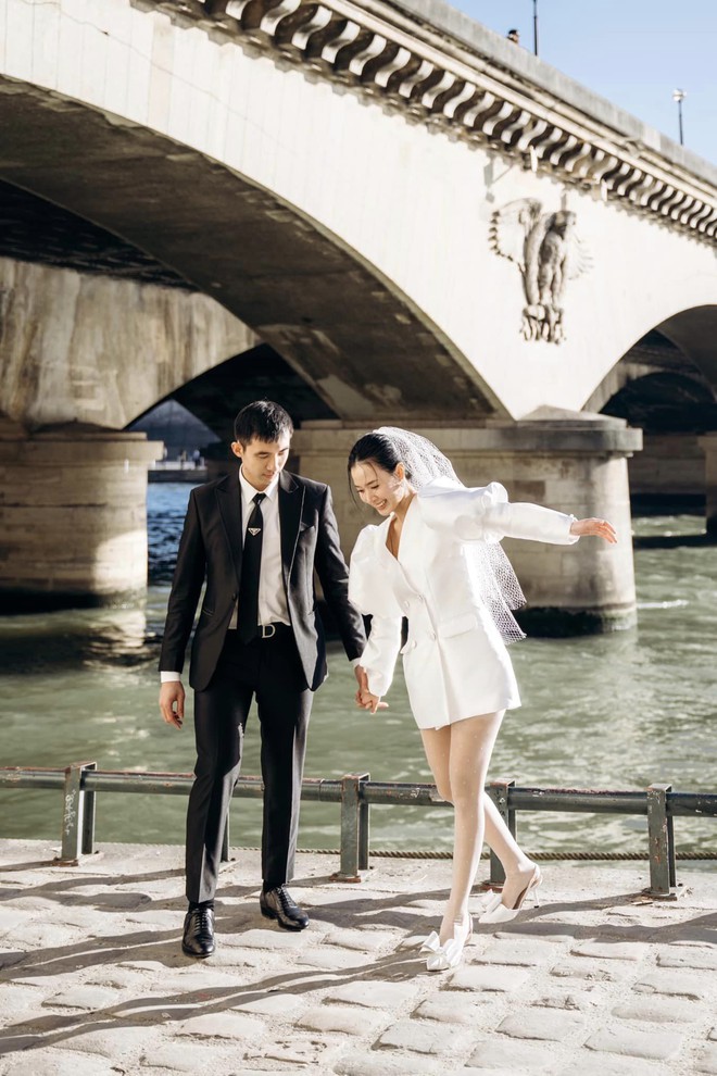 Midu tung loạt ảnh cưới với thiếu gia Minh Đạt: Tiết lộ chồng kém tuổi, đính chính tin đồn 1 đời vợ-3