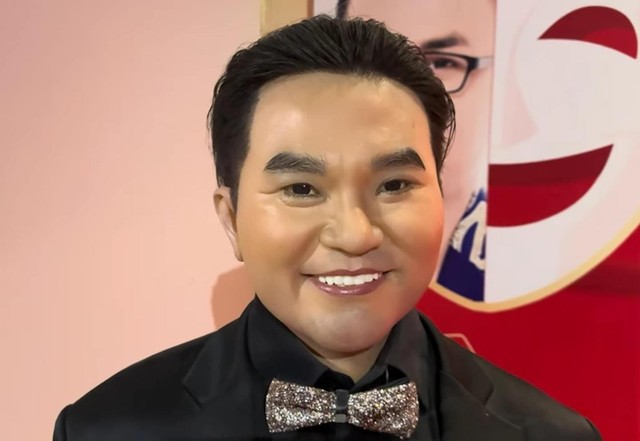 Đại Nghĩa hoang mang trước tượng sáp của mình, netizen bình luận cực hài về tượng của Trấn Thành-1