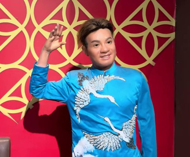 Đại Nghĩa hoang mang trước tượng sáp của mình, netizen bình luận cực hài về tượng của Trấn Thành-4