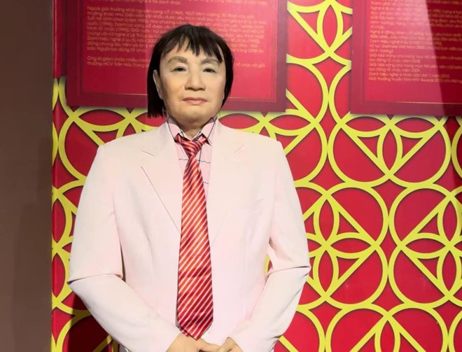 Đại Nghĩa hoang mang trước tượng sáp của mình, netizen bình luận cực hài về tượng của Trấn Thành-5