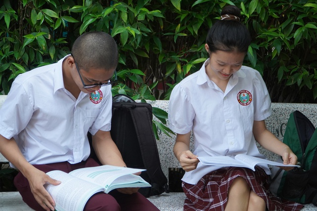 Phụ huynh nhờ phát loa nhắc con không vi phạm quy chế-2