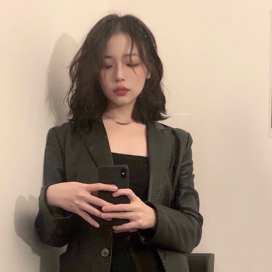 4 kiểu tóc ngắn không cần cắt mái vẫn làm gọn gương mặt-4