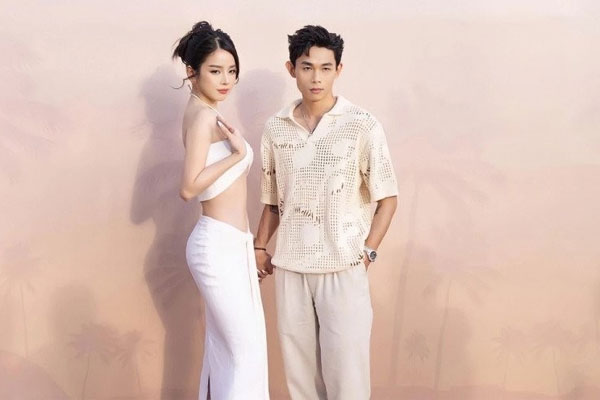 Diễn viên Hồng Thanh vừa công khai bạn gái hot girl đã bị netizen check VAR-5