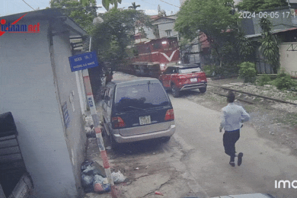 Tường nhà đổ sập ở Hà Nội, 1 người tử vong-2