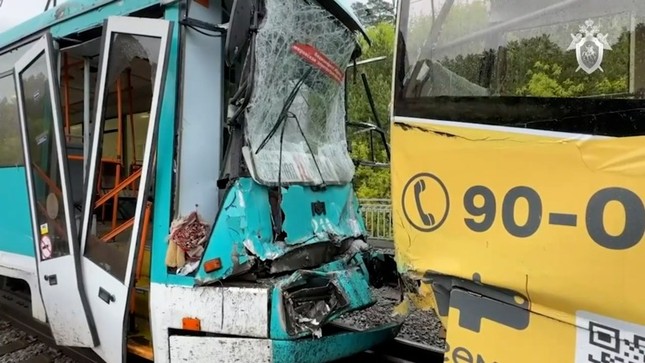 Toa xe mất phanh gây tai nạn kinh hoàng, hơn 100 người thương vong-1