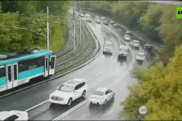 Toa xe mất phanh gây tai nạn kinh hoàng, hơn 100 người thương vong