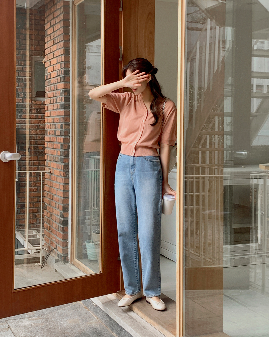 4 cách mặc quần ống rộng tôn dáng tối ưu cho người có chiều cao khiêm tốn-1