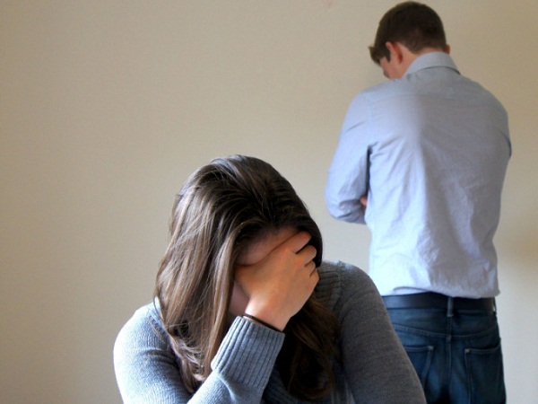 Chồng 10 tháng thất nghiệp, không chịu tìm việc làm: Kinh tế gia đình tôi suy sụp, căng thẳng vợ chồng cũng gia tăng-1