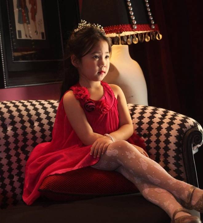 Vợ cũ shark Bình bỗng hoài niệm đăng một loạt ảnh ngày bé của con, gần 60 tấm không bức nào có bố-1