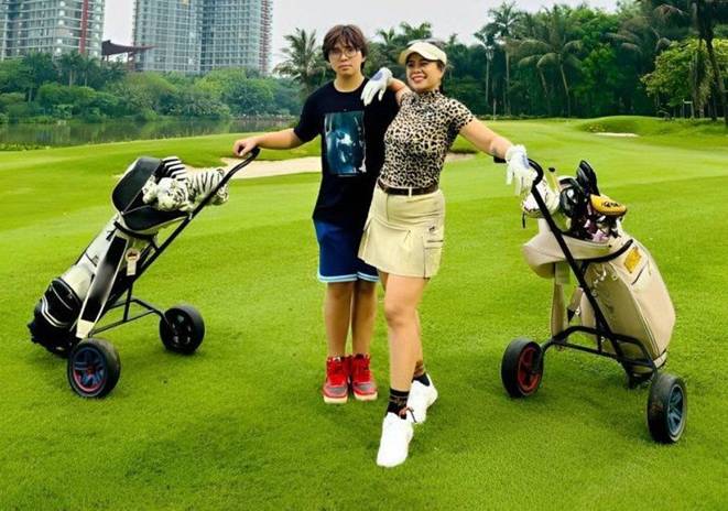 Vợ cũ shark Bình bỗng hoài niệm đăng một loạt ảnh ngày bé của con, gần 60 tấm không bức nào có bố-8