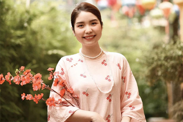 Võ Hà Linh gặp sự cố khi livestream, hút 300 nghìn người xem cùng lúc-6