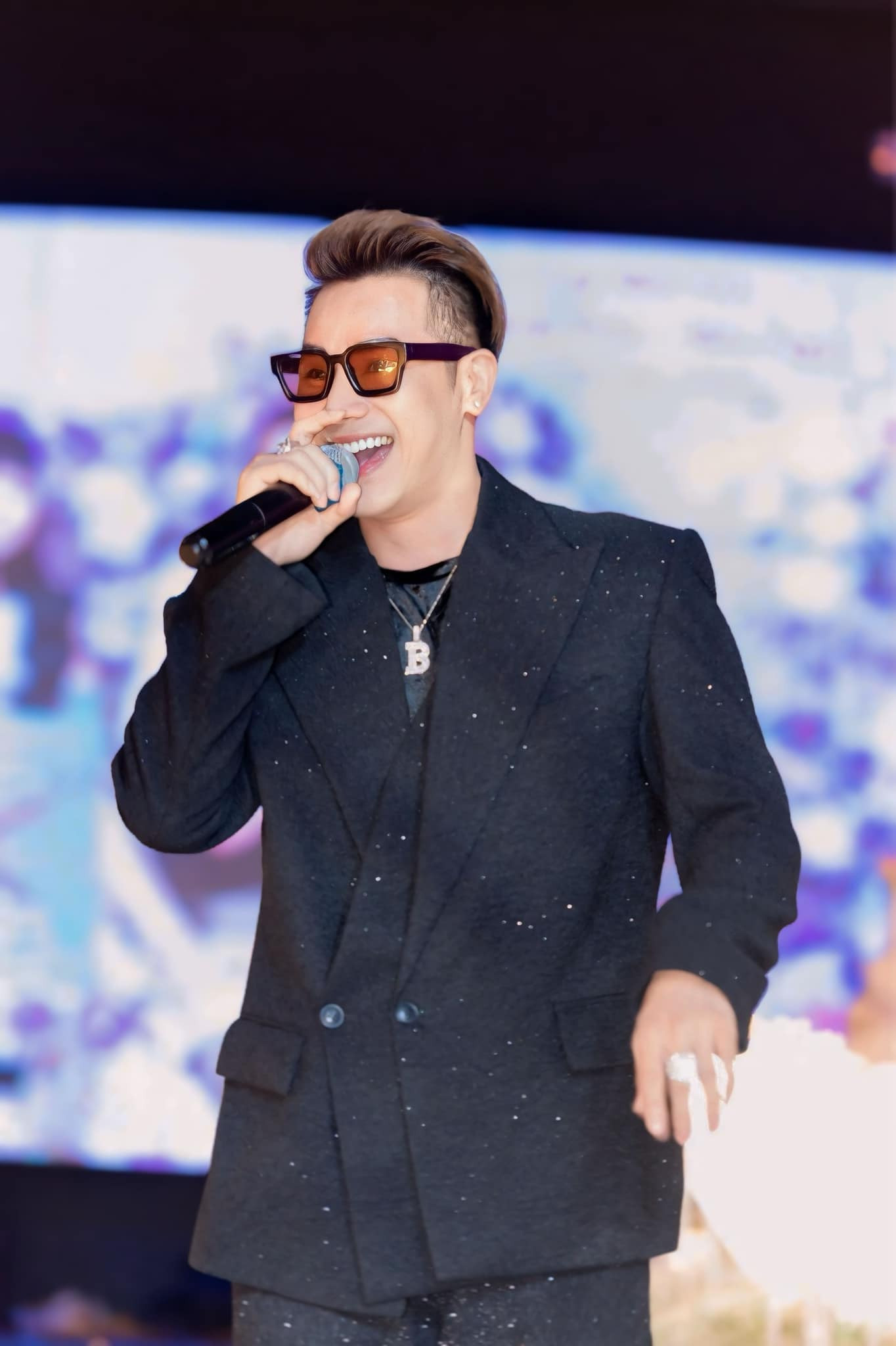 Diễn biến mới vụ ca sĩ Chu Bin bị bắt-2